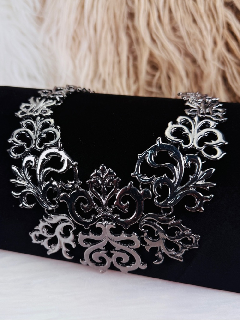 Gorgeous gunmetal tone, filigree, weighted costume statement necklace - Picture 4 of 6
